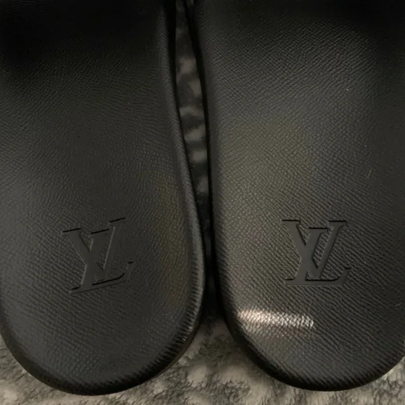 Authentic 
Size 11 in MEN Waterfront Mule
Product ID : 1A3PS2
COLOR : Eclipse LOUIS VUITTON WATERFRONT MULE SLIDES - ARE THESE THE BEST  main image 4